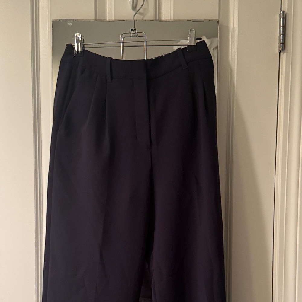 Aritzia The Effortless Pant